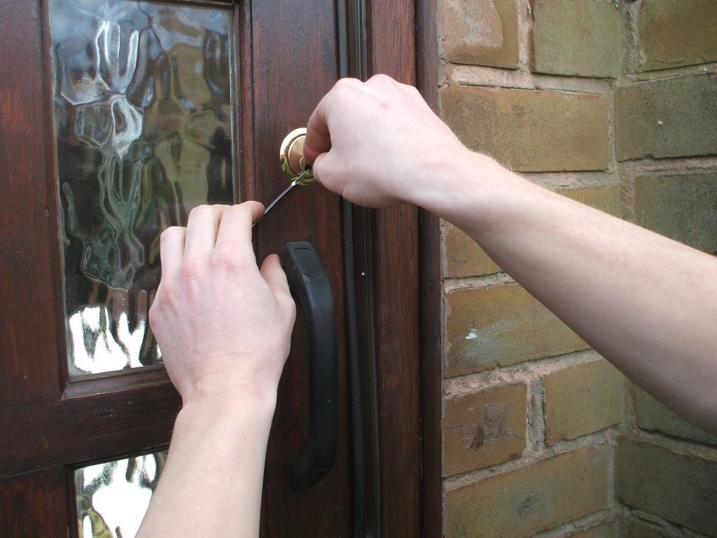 Comparing Residential and Commercial Locksmith Services in Brighton, VIC